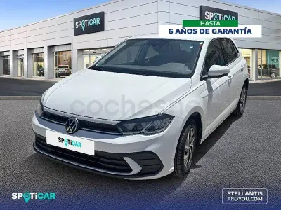 Usado VW Polo Life 95 CV (69 kW) 2023 Gris / plata Utilitario