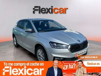 Usado Skoda Fabia Selection 95 CV (69 kW) 2025 Gris Utilitario