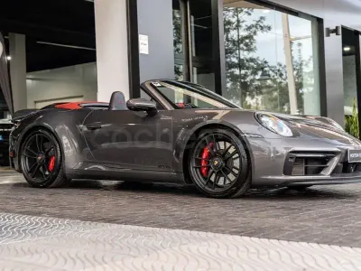 Usado Porsche 911 Carrera GTS 480 CV (353 kW) 2023 Gris / plata Descapotable