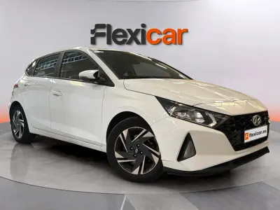 Usado Hyundai i20 101 CV (74 kW) 2022 Blanco Utilitario