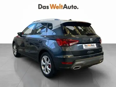 Usado Seat Arona FR 150 CV (110 kW) 2023 Gris SUV