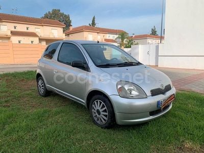 Gris / plata Usado 2004 Toyota Yaris Luna Berlina | 3499 € (Precio justo)