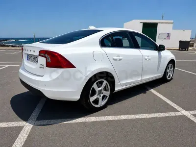Usado Volvo S60 Summum 115 CV (84 kW) 2011 Blanco Berlina