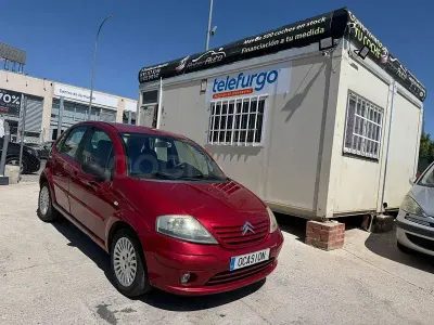 Usado Citroën C3 70 CV (51 kW) 2004 Rojo Berlina