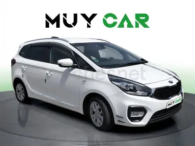 Usado Kia Carens 115 CV (84 kW) 2018 Blanco Monovolumen