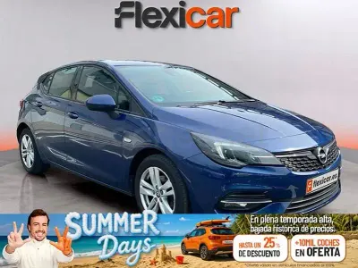 Usado Opel Astra Business Elegance 130 CV (95 kW) 2020 Azul Berlina
