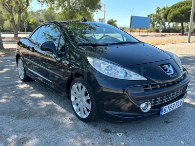 Usado Peugeot 207 CC Sport 110 CV (80 kW) 2007 Negro Descapotable