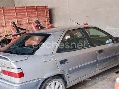 Usado Citroën Xantia Exclusive 90 CV (66 kW) 1998 Gris / plata Berlina