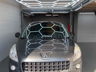 Usado Peugeot 3008 Premium 120 CV (88 kW) 2010 Gris / plata Familiar