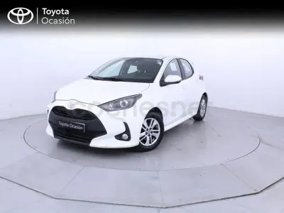 Usado Toyota Yaris 125 CV (91 kW) 2023 Blanco Utilitario