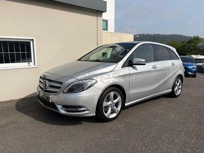 Begagnad Mercedes B180 109 HK (80 kW) 2013 Grå Minibuss