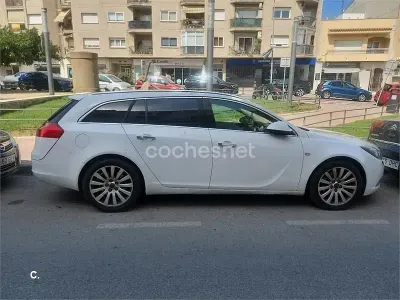 Usado Opel Insignia Edition 160 CV (117 kW) 2010 Blanco Familiar