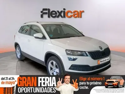 Usado Skoda Karoq Ambition 150 CV (110 kW) 2021 Blanco SUV