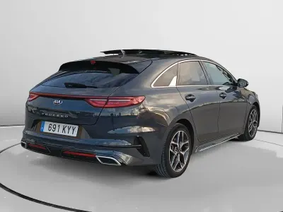 Usado Kia Ceed GT-Line 136 CV (100 kW) 2019 Gris Utilitario