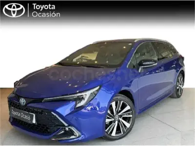 Usado Toyota Corolla Edition 140 CV (102 kW) 2025 Rojo Familiar