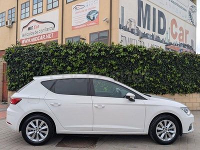 Usado Seat Leon Style 130 CV (95 kW) 2019 Blanco Berlina