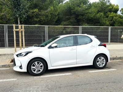 Blanco Usado 2022 Toyota Yaris Berlina | 16.899 € (Precio justo)