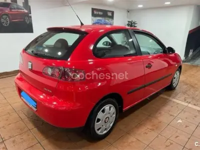 Usado Seat Ibiza Fresh 100 CV (73 kW) 2003 Rojo Utilitario