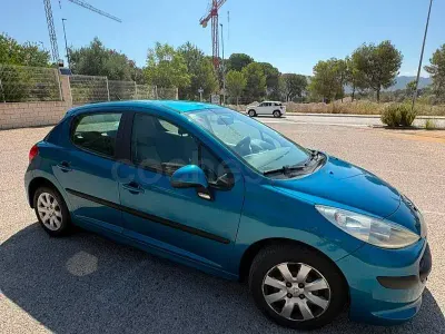 Usado Peugeot 207 90 CV (66 kW) 2008 Azul Berlina