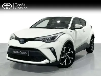 Käytetty Toyota C-HR Advance 122 HP (89 kW) 2021 Valkoinen Katumaasturi