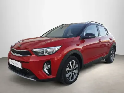 Usado Kia Stonic 100 CV (73 kW) 2022 Rojo SUV