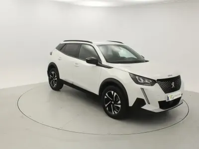 Käytetty Peugeot 2008 Allure 131 HP (96 kW) 2022 Valkoinen Katumaasturi