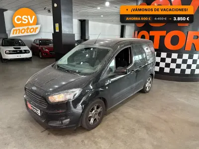 Usado Ford Tourneo Courier Trend 100 CV (73 kW) 2018 Negro Monovolumen