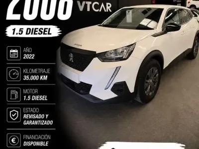 Usado Peugeot 2008 Active 110 CV (80 kW) 2022 Blanco SUV