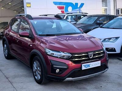 Usado Dacia Sandero Comfort 90 CV (66 kW) 2021 Burdeos Utilitario
