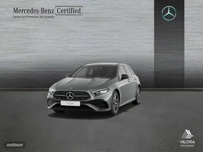 Usado Mercedes A250 AMG line 163 CV (119 kW) 2024 Gris / plateado