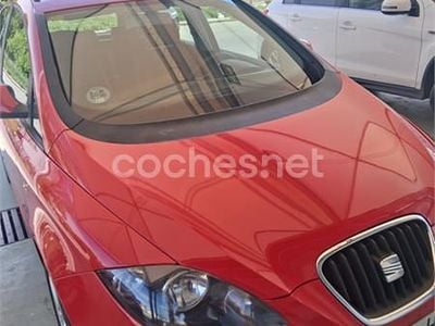 Usado Seat Altea XL Style 105 CV (77 kW) 2013 Rojo Monovolumen