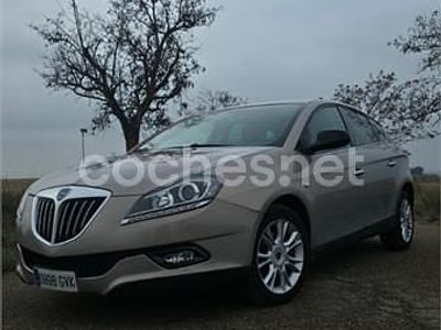 Gris / plata Usado 2010 Lancia Delta Utilitario | 4500 € (Un poco caro)