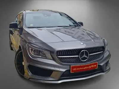Usado Mercedes CLA220 Shooting Brake AMG line 177 CV (130 kW) 2015 Gris Familiar