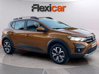 Usado Dacia Sandero Expression 91 CV (66 kW) 2022 Naranja Utilitario