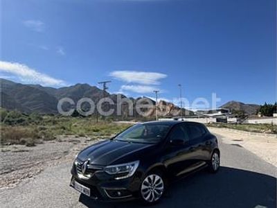 Usado Renault Mégane IV Life 90 CV (66 kW) 2017 Negro Berlina