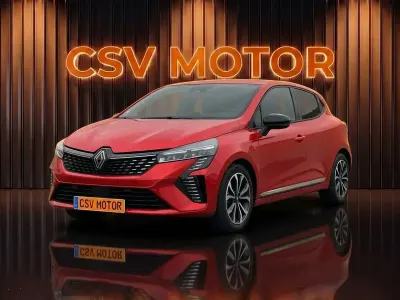 Usado Renault Clio Techno 91 CV (66 kW) 2024 Rojo Utilitario