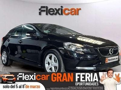 Usado Volvo V40 Momentum 122 CV (89 kW) 2018 Negro Utilitario