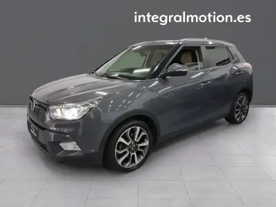 Usado SsangYong Tivoli Limited 115 CV (84 kW) 2016 Gris SUV