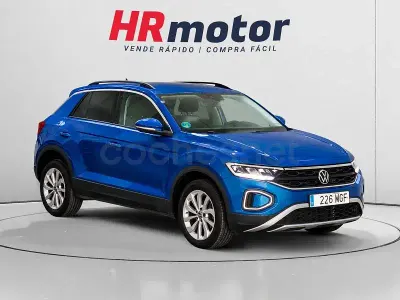 Usado VW T-Roc Life 110 CV (80 kW) 2023 Azul SUV