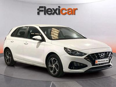 Usado Hyundai i30 117 CV (86 kW) 2021 Blanco Familiar