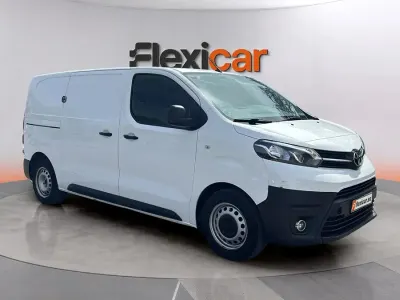 Käytetty Toyota Proace 102 HP (75 kW) 2021 Valkoinen Tila-auto