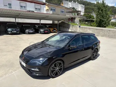 Usado Seat Leon 4Drive 300 CV (220 kW) 2020 Negro Familiar