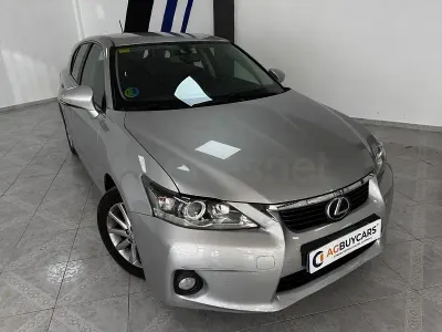 Usado Lexus CT200h 136 CV (100 kW) 2011 Gris / plata Berlina