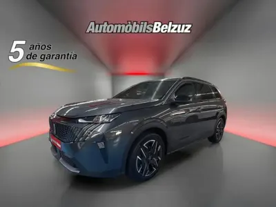 Usado Peugeot 5008 Allure 136 CV (100 kW) 2025 Gris SUV