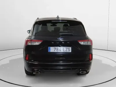 Usado Ford Kuga ST-Line 150 CV (110 kW) 2022 Negro SUV