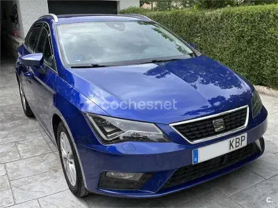 Usado Seat Leon ST Style 110 CV (80 kW) 2017 Azul Familiar