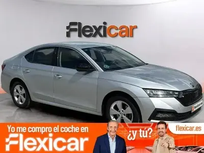 Usado Skoda Octavia Ambition 115 CV (84 kW) 2022 Gris Berlina