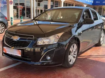 Usado Chevrolet Cruze LTZ 141 CV (103 kW) 2014 Negro Berlina