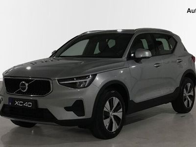 Gris Usado 2023 Volvo XC40 Core SUV | 39.500 €
