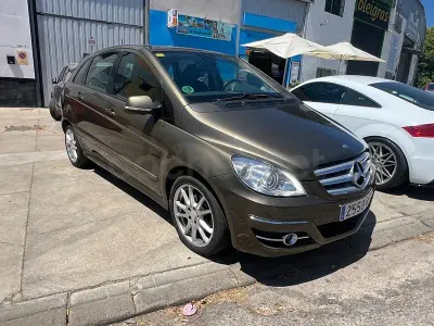 Usado Mercedes B200 193 CV (141 kW) 2008 Gris / plata Monovolumen
